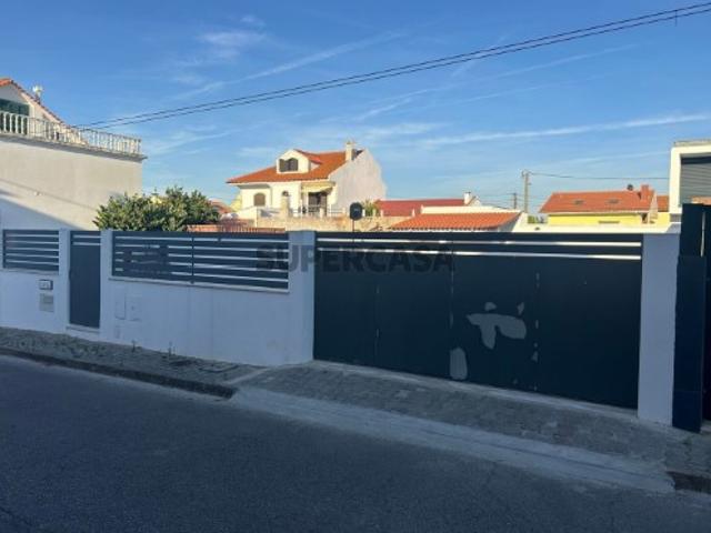 Terreno em Santo António da Charneca