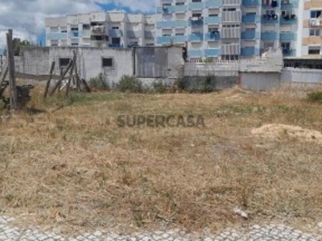 Terreno em Santo António da Charneca