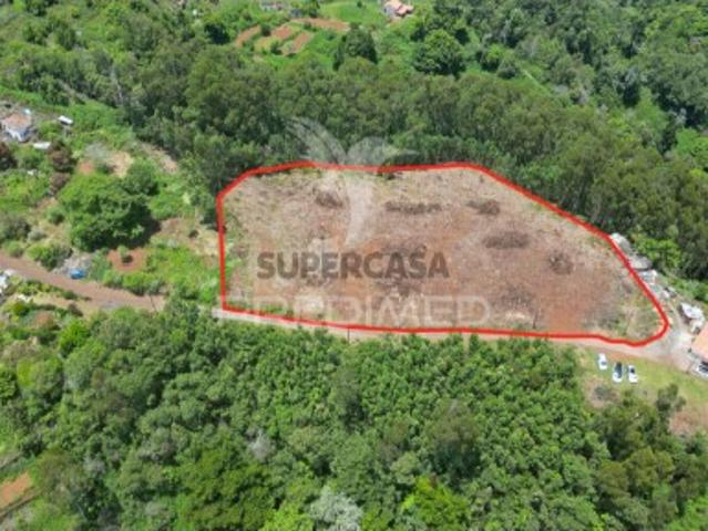 Terreno em Santo António da Serra