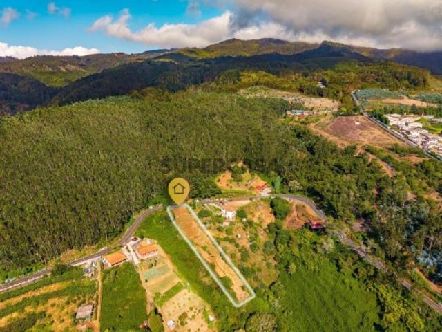 Terreno em Santo António da Serra