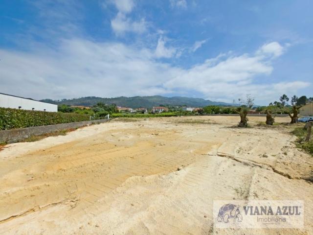 Terreno em Seara, Ponte de Lima, com poço e muro. Localização privilegiada para construção ou investimento