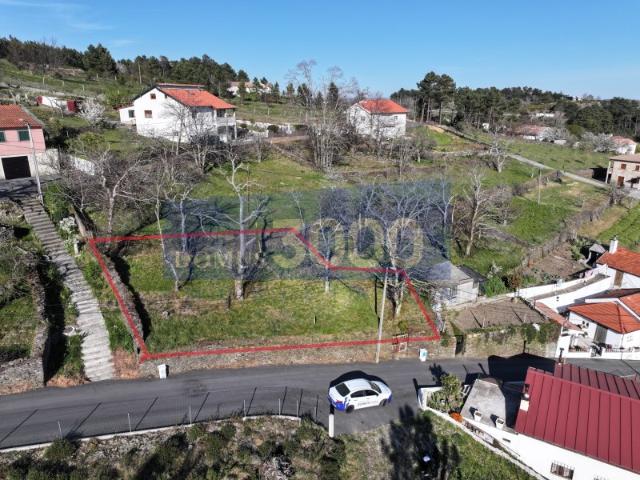 Terreno rústico para construção em Torgueda