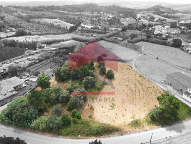 Terreno em Trás do Outeiro com 9.560m2