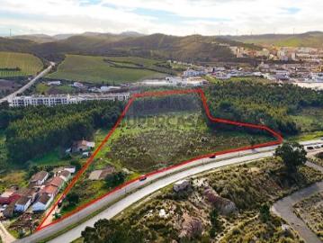 Terreno em União Freguesias Santa Maria, São Pedro e Matacães