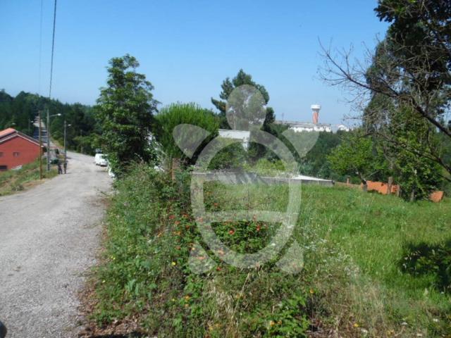 Terreno em Vale de Canas com duas frentes