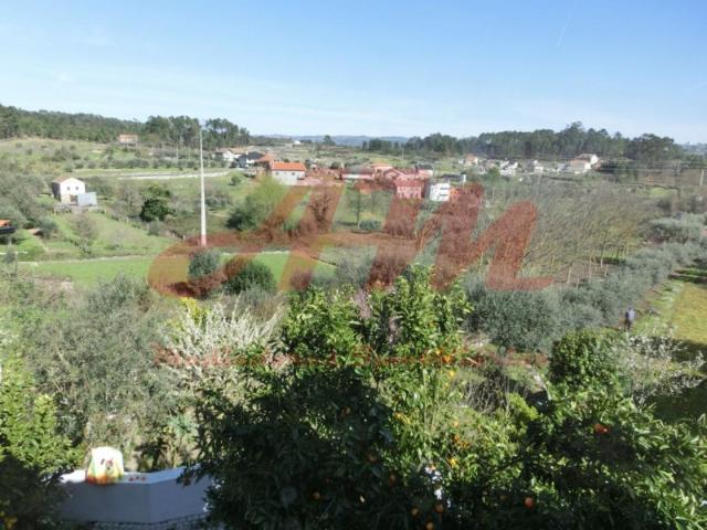 Terreno em Vale de Nogueira Ramada,Caneças