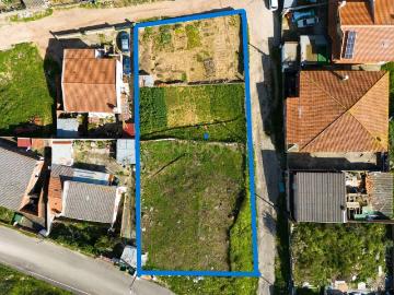 Terreno de 623m2 em vias de aprovação/conclusão em Cabra Figa, Rio de Mouro