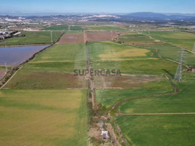 Terreno em Vila Nova da Rainha