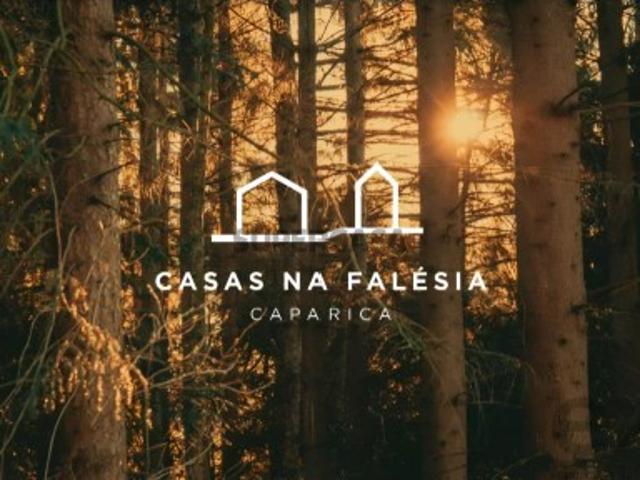 Terreno em Charneca de Caparica e Sobreda