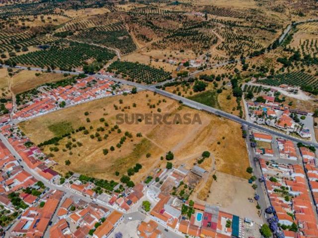 Terreno em Vila Verde de Ficalho no concelho de Serpa excelente localização com acesso ao IP8