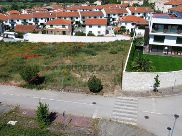 Terreno em Vilar de Nantes de 705,00 m²