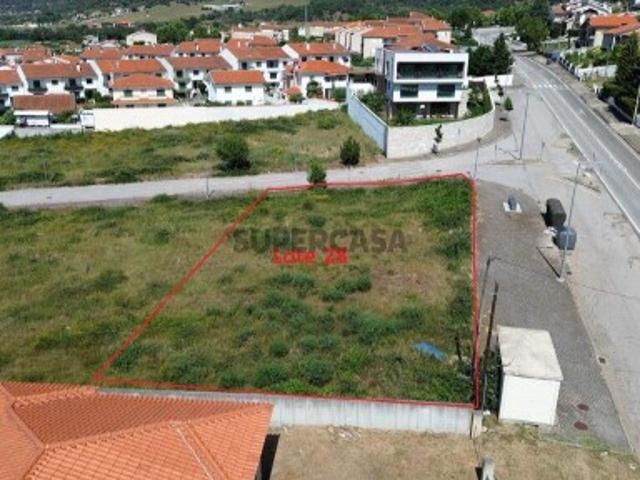 Terreno em Vilar de Nantes de 783,00 m²