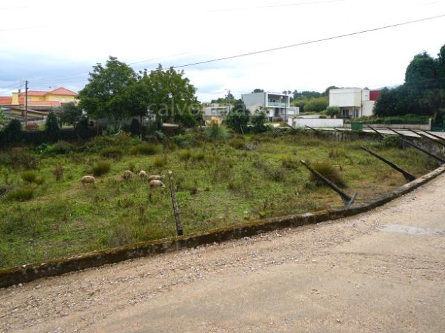 Terreno em zona de construção, à venda a cerca de 2,5 km da vila de Monção