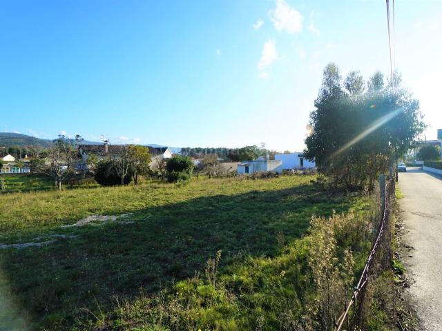 Terreno em zona de construção à venda, perto do centro da cidade de Valença