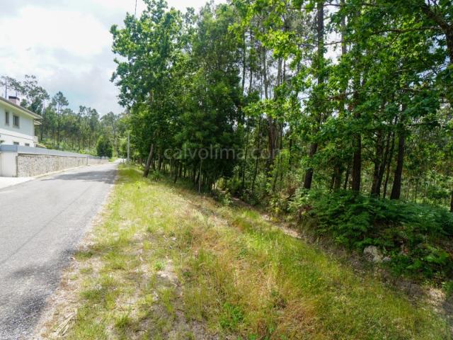 Terreno em zona de construção para venda em Mazedo e Cortes, Monção com aproximadamente 1380 m2