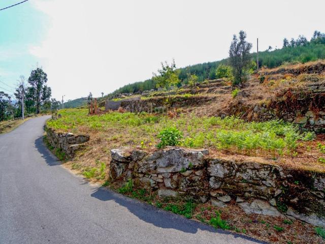 Terreno em zona de construção para venda, localizado na freguesia de Barbeita, em Monção