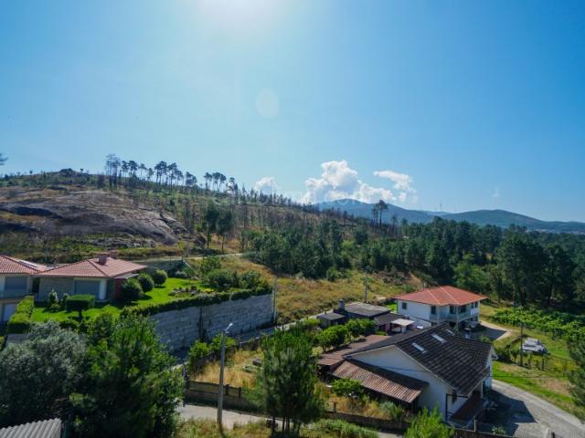 Terreno em zona de construção para venda, na freguesia de Cambeses, em Monção