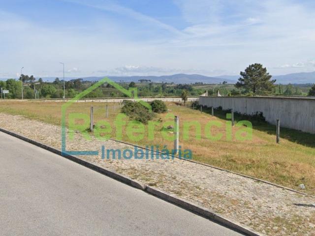 Terreno em Zona Industrial