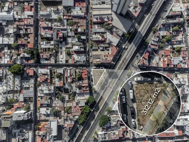 Terreno en Mezquitan ideal para Depas o área comercial
