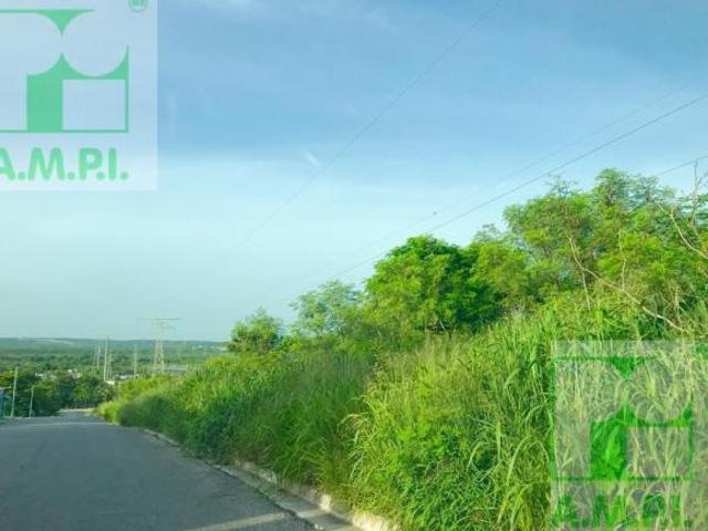 TERRENO EN AV. LAS TORRES AV. BAJA VELOCIDAD KALA