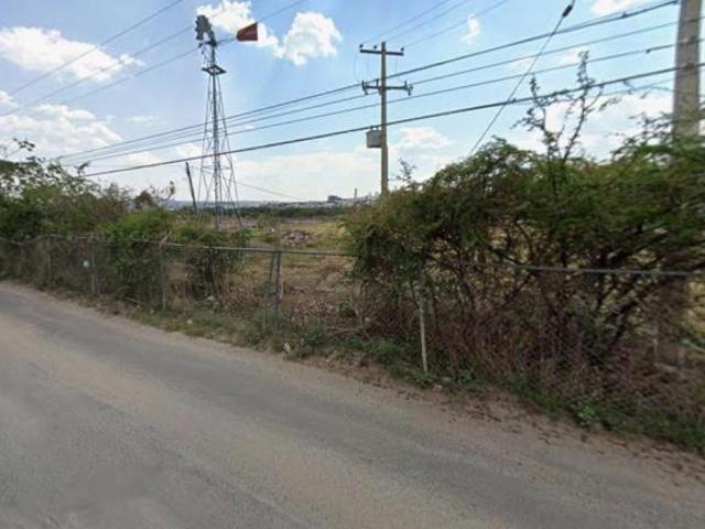 TERRENO EN AVENIDA DE LAS AMAZONAS