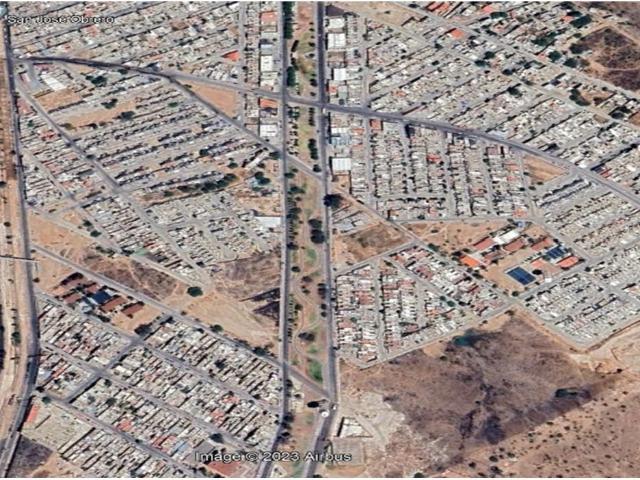 Terreno en Avenida Poliducto