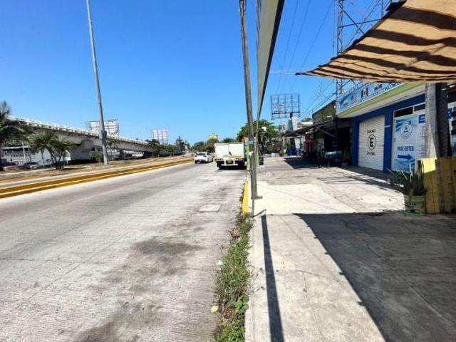 Terreno en avenida principal en Venta, Primero de Mayo Norte, Boca del Rio