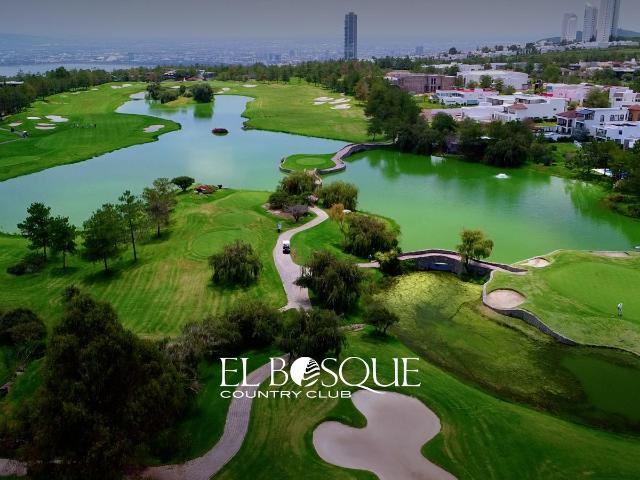 Terreno en Bosque Country Club con vistaal hoyo 14