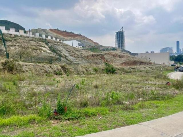 Terreno en Bosque Real