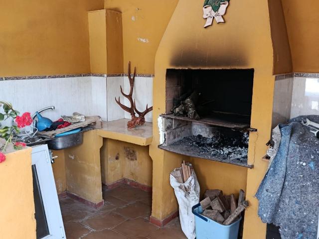 Terreno en Cuevas Bajas, Córdoba Oportunidad Única por 75.000€ CASA CON TERRENO, PISCINA, BARBACOA Y DOS CUARTILLOS