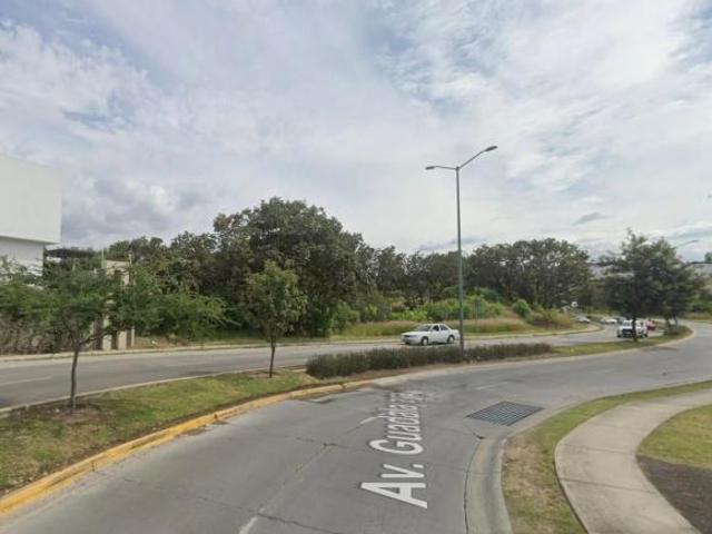 Terreno en Capital Norte 5,733m2 en avenida uso de suelo comercial