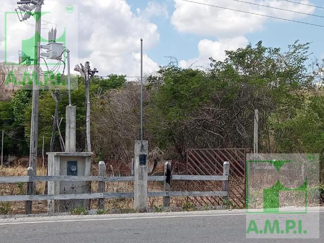 Terreno en Carretera Huayamon Edzna