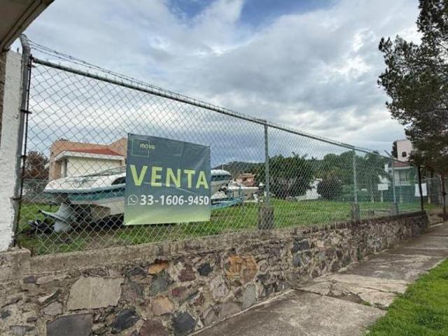 TERRENO EN BUGAMBILIAS 2da. secc EN ESQUINA FRENTE AL CLUB