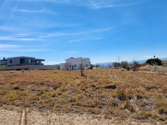 Terreno en Club de Golf Santa Sofia, en esquina Superficie 1,725m2