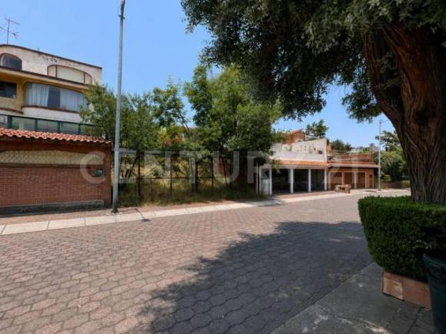 TERRENO EN EL EXCLUSIVO FRACCIONAMIENTO VILLA VERDUN