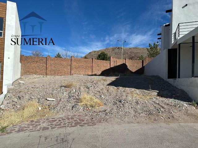 Terreno en Esquina Altozano