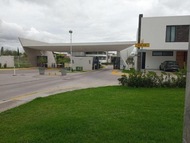 TERRENO EN ESQUINA EN CONDOMINIO ALBERIA CON ACCESO CONTROLADO AL PONIENTE CIUDAD DE AGUASCALIENTES