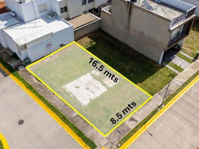 Terreno en esquina en haciendas residencial