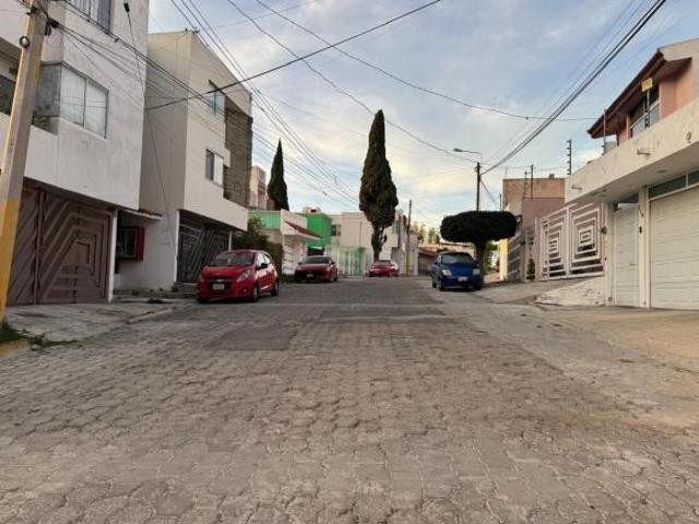 Terreno en esquina en Lomas del Mármol Primera Sección