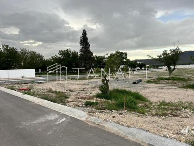 TERRENO EN ESQUINA EN VENTA EN ARTEAGA | LA JOYA | ALTA PLUSVALÍA