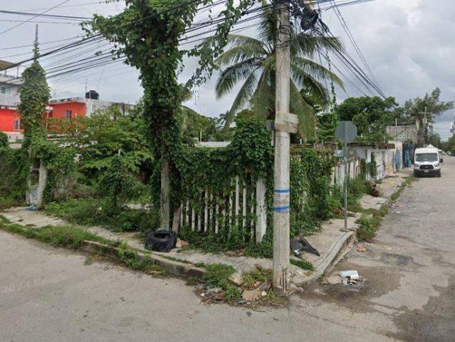 Terreno en esquina para proyecto de 7 niveles / Corner lot perfect for 7 floor development