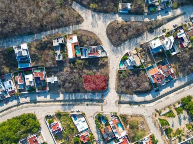 Terreno en esquina, uso de suelo residencial, en venta, Sector O, Huatulco