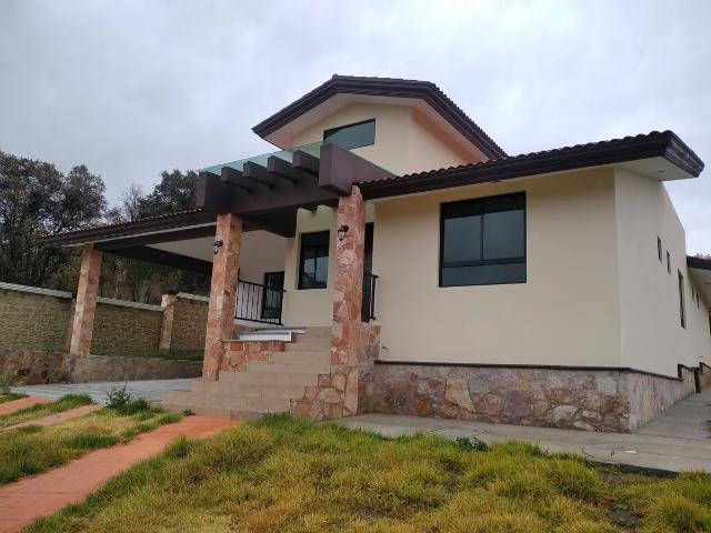 RESIDENCIA EN HARAS DEL BOSQUE, SECCIÓN ANGELES