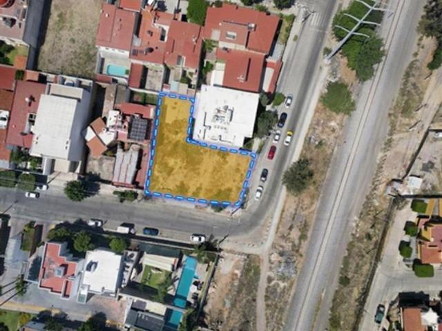 Terreno en Fraccionamiento Jardines Vallarta
