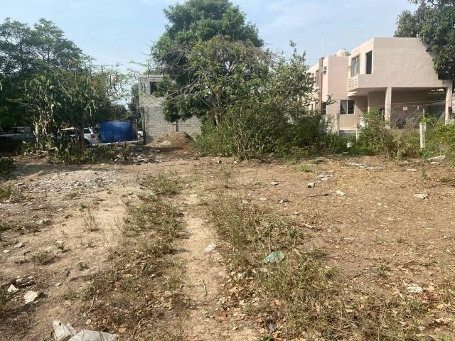 Terreno en Fraccionamiento Jardines de Champayan, Tampico