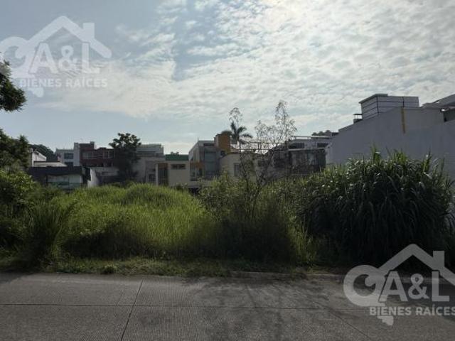 Terreno en Fraccionamiento Residencial Monte Magno