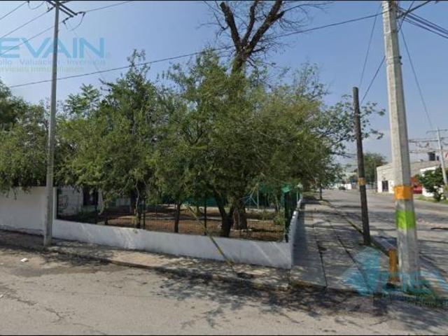 Terreno en Jardines del Valle