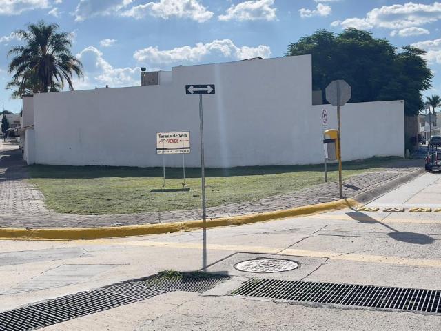 Terreno en Jardines del Campestre