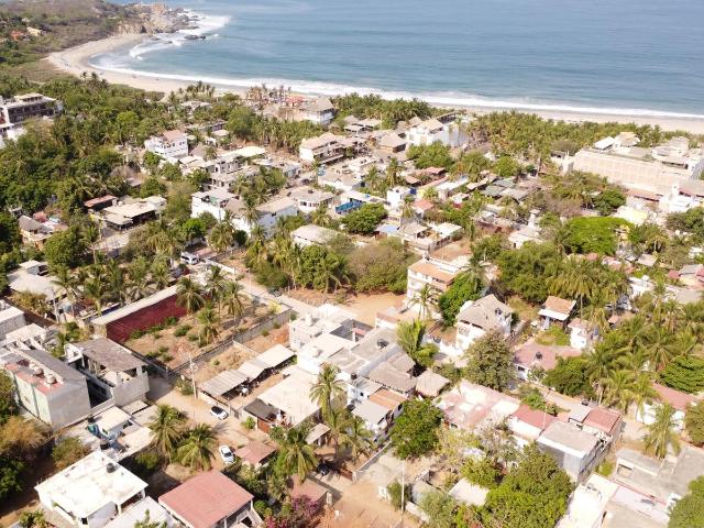 Terreno en La Punta Zicatela, a 4 cuadras de la playa. Zona tranquila de alta plusval?a