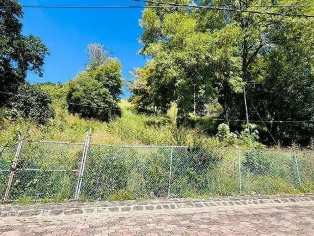 Terreno en Fraccionamiento Los Limoneros | Exclusividad, Seguridad para Desarrollar